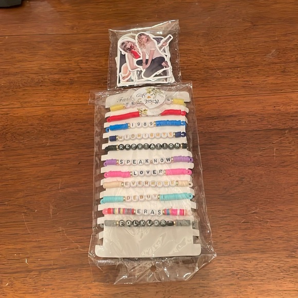 NIB 11”Taylor Swift” Friendship Bracelets & 50 Stickers - Picture 5 of 5